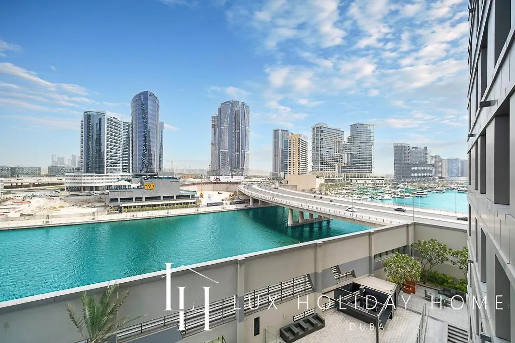 Lux The Voleo Canal View Suite Dubai United Arab Emirates