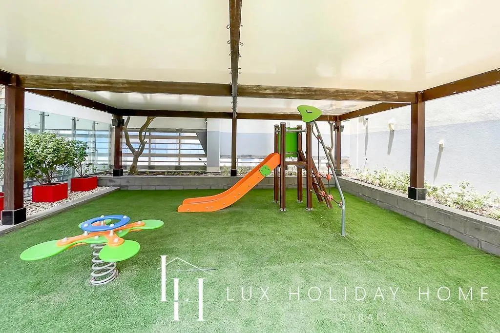 Lux The Voleo Canal View Suite Dubai
